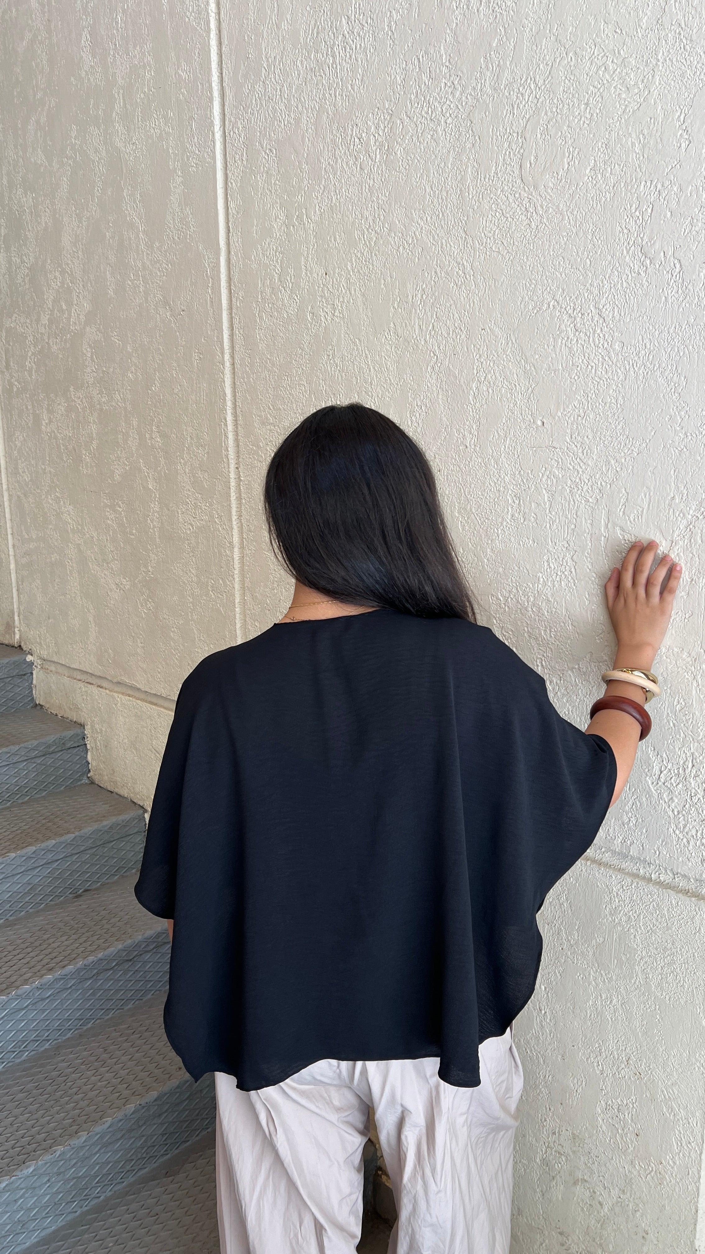 The drape top in black